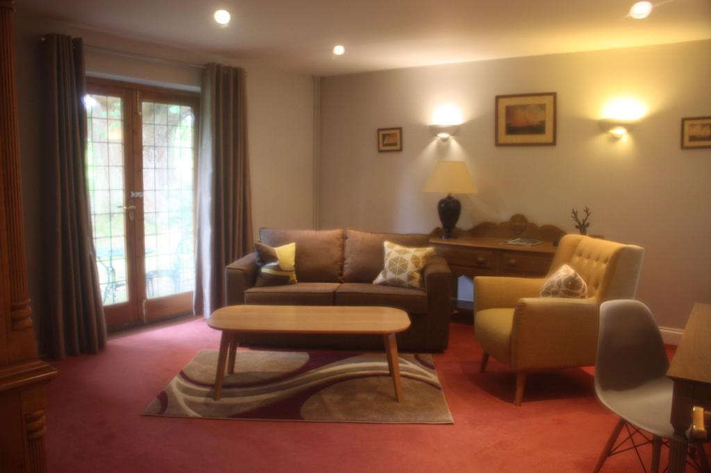 Ghyll Manor Country Hotel Horsham Dış mekan fotoğraf