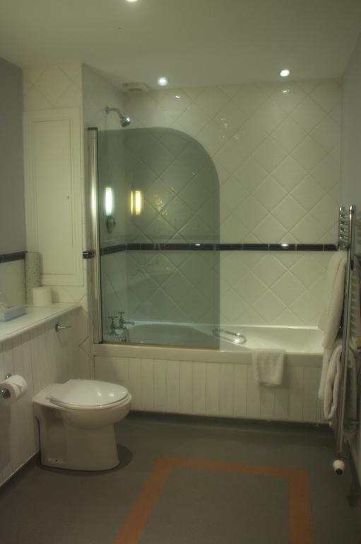 Ghyll Manor Country Hotel Horsham Dış mekan fotoğraf