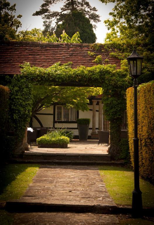 Ghyll Manor Country Hotel Horsham Dış mekan fotoğraf