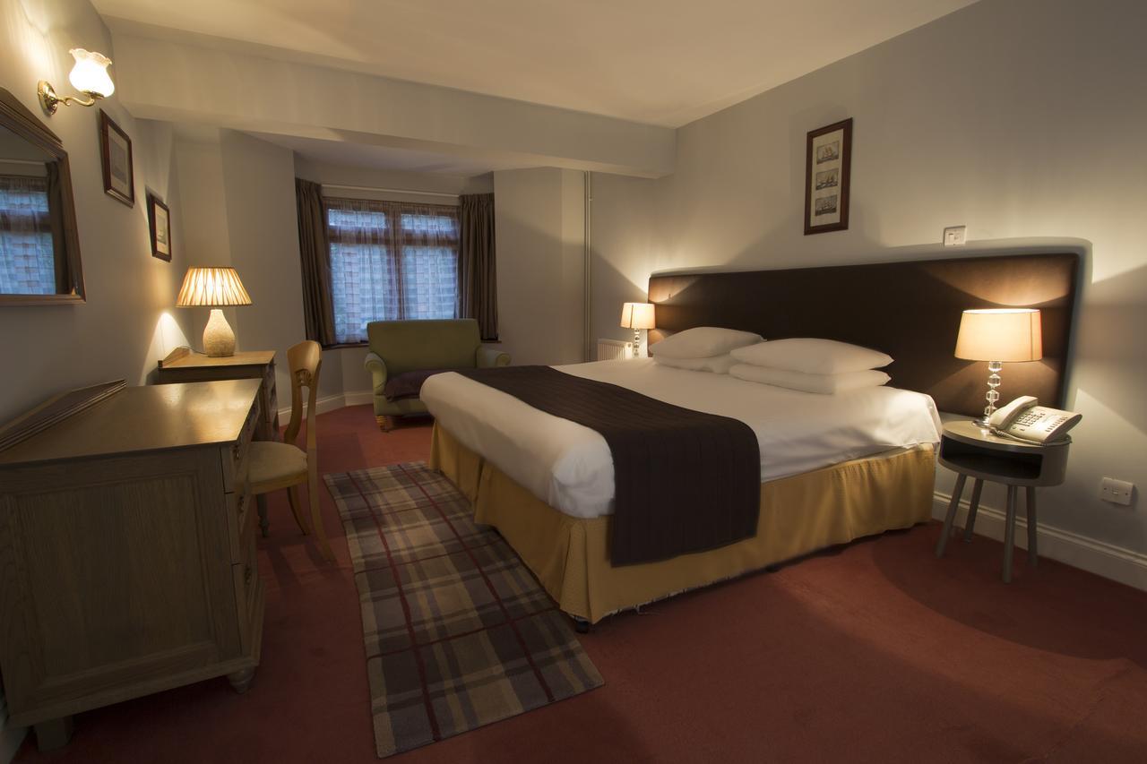 Ghyll Manor Country Hotel Horsham Dış mekan fotoğraf