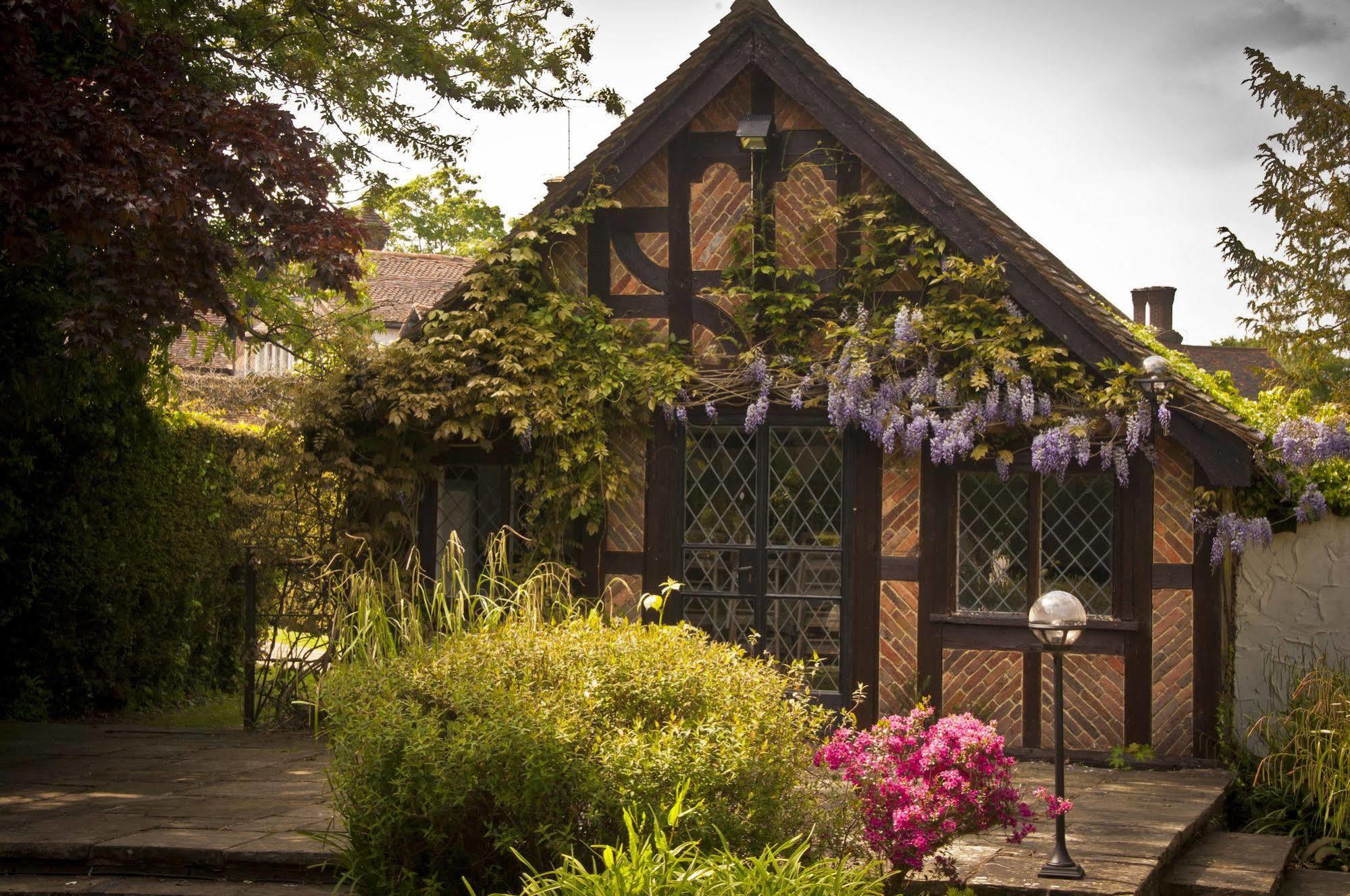 Ghyll Manor Country Hotel Horsham Dış mekan fotoğraf