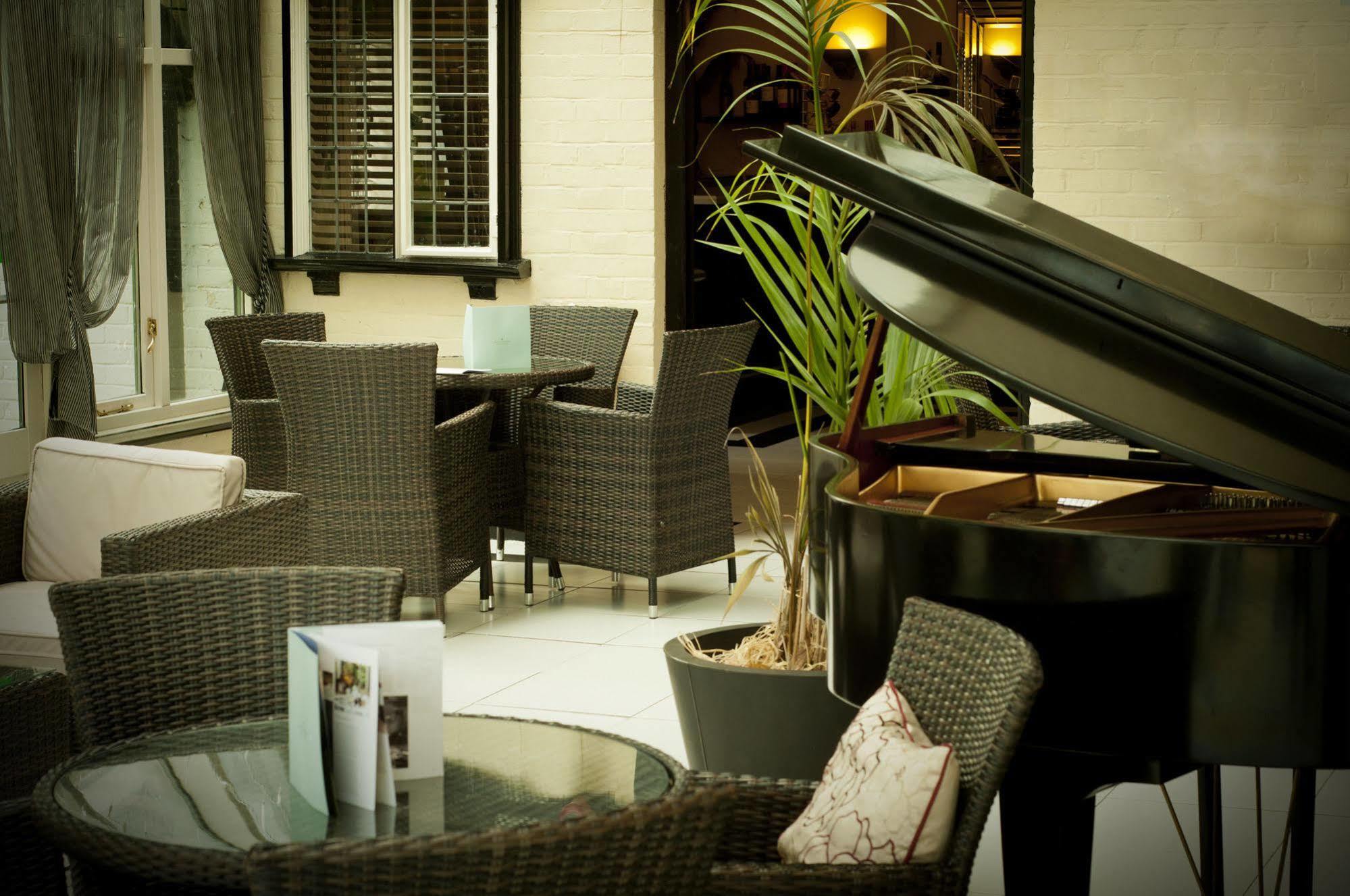 Ghyll Manor Country Hotel Horsham Dış mekan fotoğraf