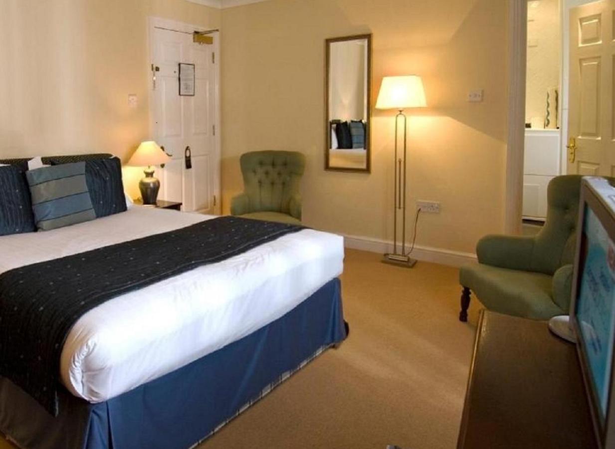 Ghyll Manor Country Hotel Horsham Dış mekan fotoğraf