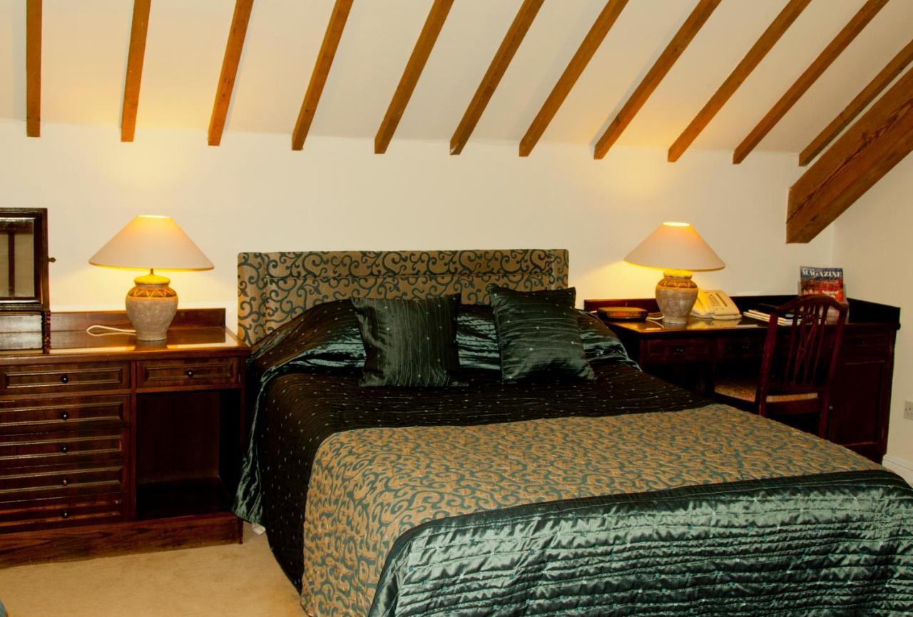 Ghyll Manor Country Hotel Horsham Dış mekan fotoğraf