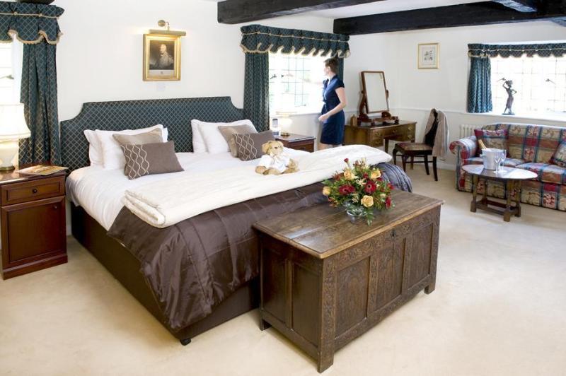 Ghyll Manor Country Hotel Horsham Dış mekan fotoğraf